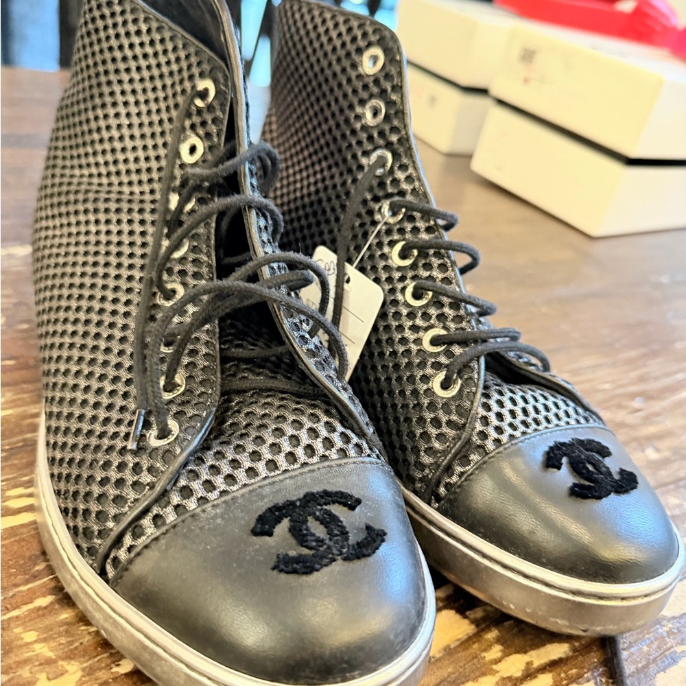 CHANEL Black Mesh High-Top Sneakers CC Logo - Size 39